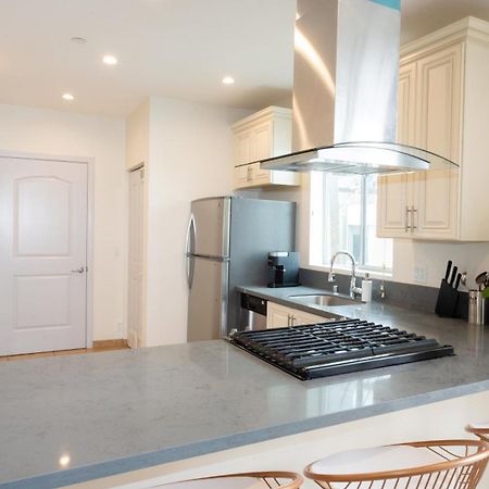Three-Bedroom Hollywood Condo Los Angeles Extérieur photo