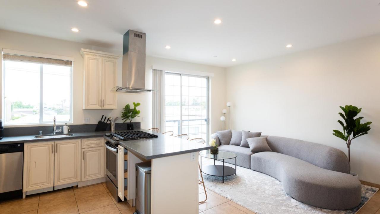 Three-Bedroom Hollywood Condo Los Angeles Extérieur photo