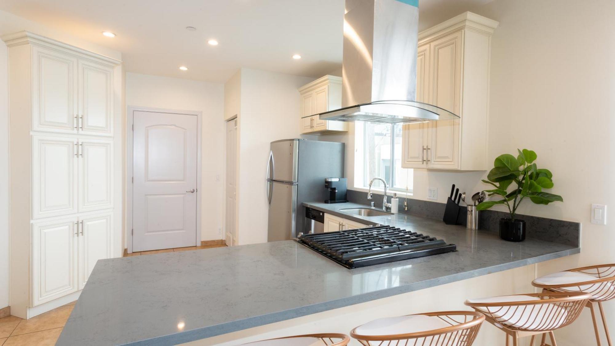 Three-Bedroom Hollywood Condo Los Angeles Extérieur photo