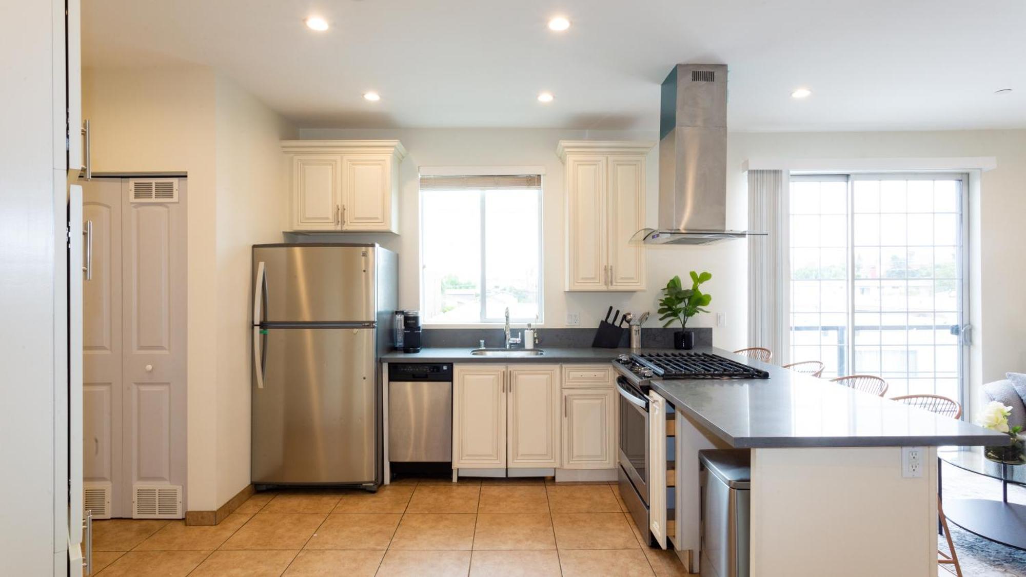 Three-Bedroom Hollywood Condo Los Angeles Extérieur photo